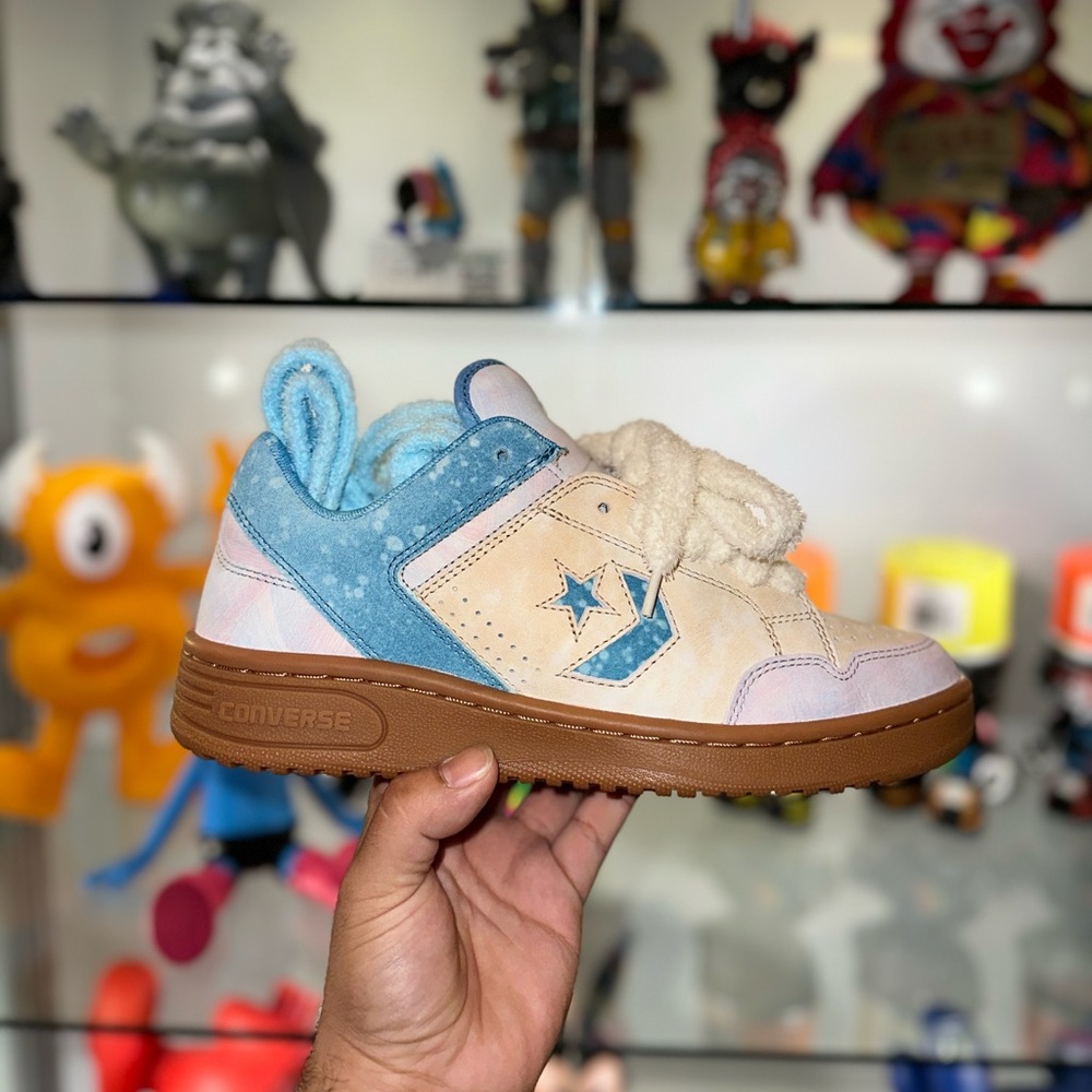 CONVERSE X LOST DAZE FRIENDS AND FAMILY BRAND NEW